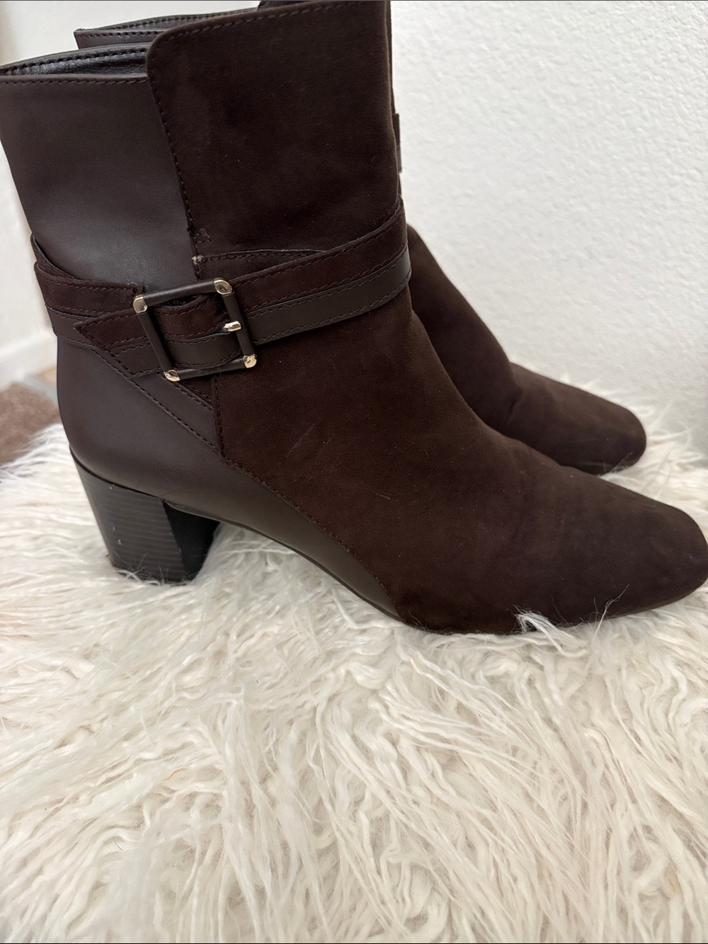 Source Unknown Dark Brown Suede Ankle Boots with Buckle